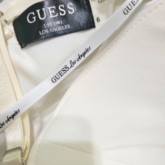 GORGEOUS Guess Dress Size 6 - Picture 4 of 6